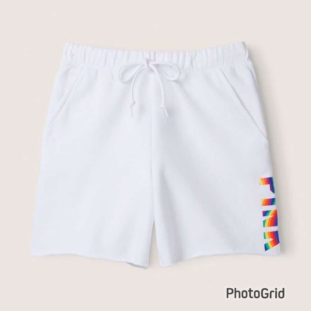 Shorts - Picture 3 of 5